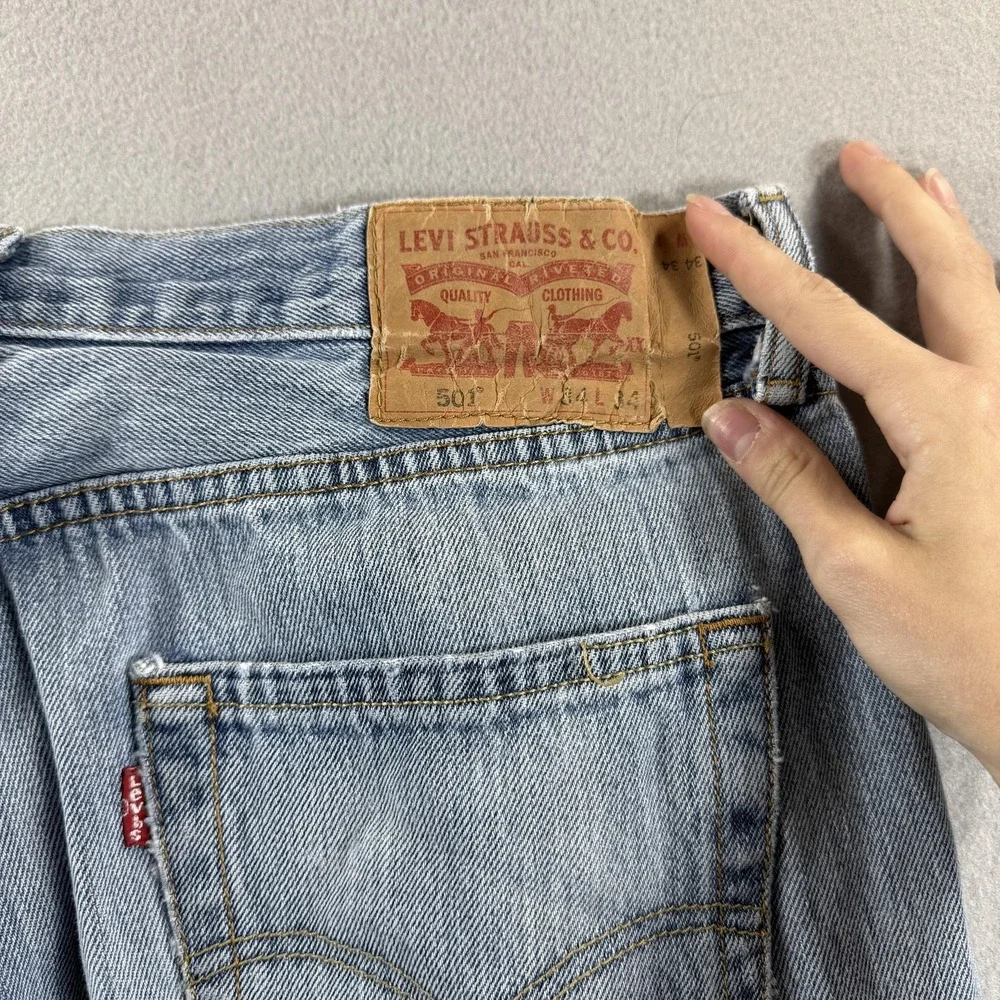 Levis 501 Jeans Mens 34x34 (Fit 32x31) Light Wash Straight Distressed Denim